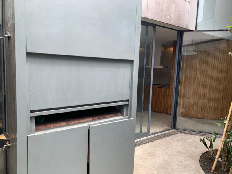 Apartamento Tres Ambientes Con Parrilla En Macrocentro *